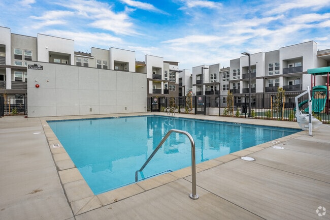 Pool - Fiddyment Apartments