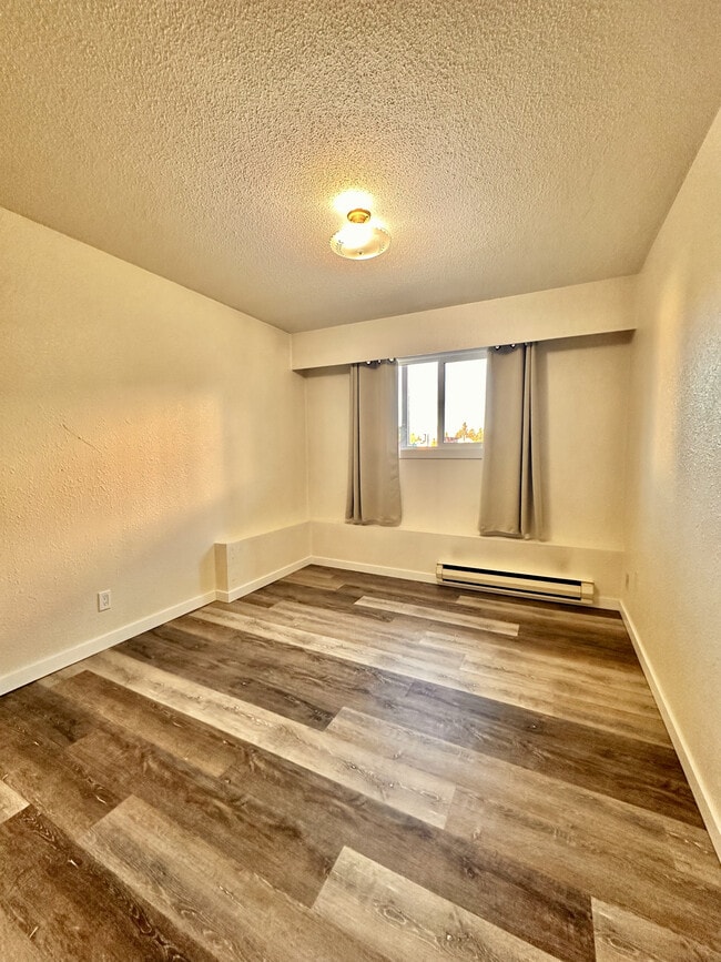 Bedroom - Pinegrove Apartments