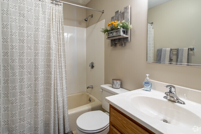 2BR, 1BA, 800 SF - Model