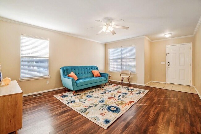 Photo - 324 Belmont Dr