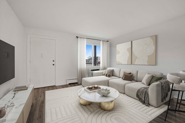 Photo - Chestnut Court Apartments