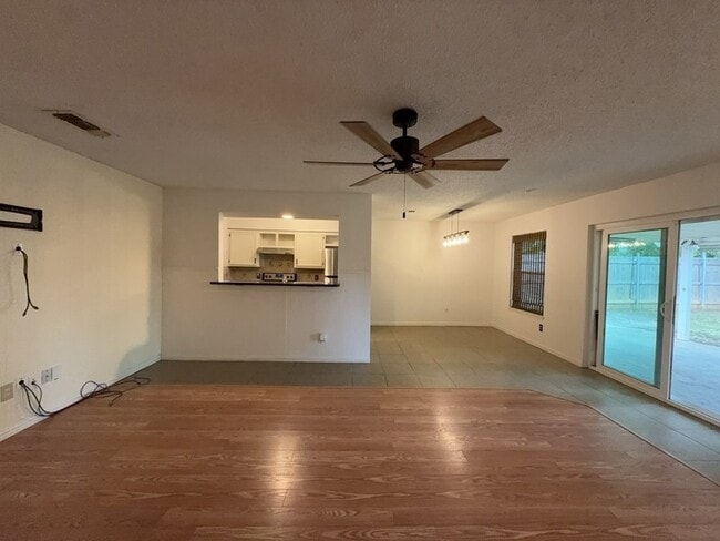 Photo - 6415 Elm Springs Dr