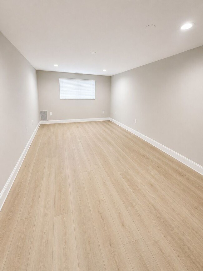 Photo - Ocean Point Apartments