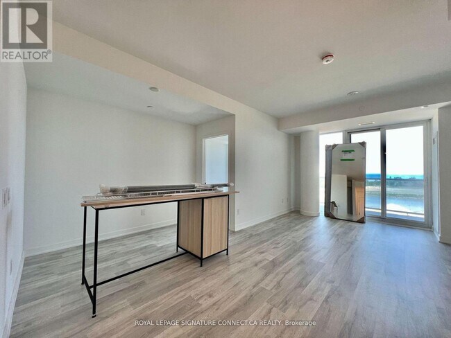 Photo - 220 Missinnihe Wy Unité 706