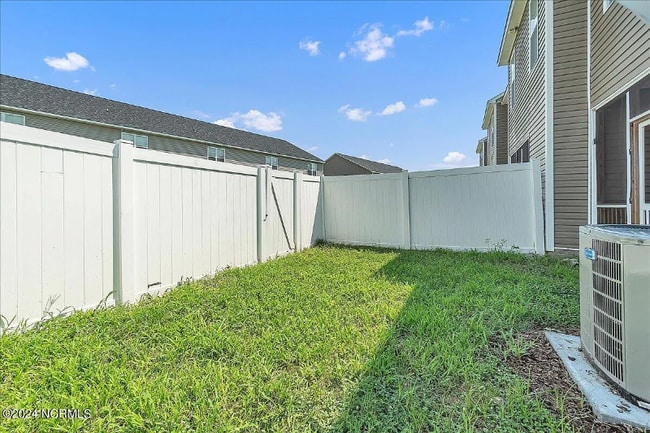 Photo - 138 Waterstone Ln