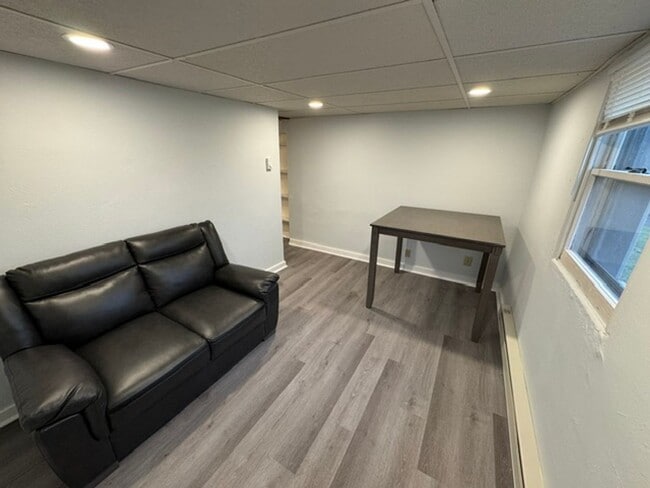 Building Photo - 27 Berwin St Unit 27 Berwin Apt 1