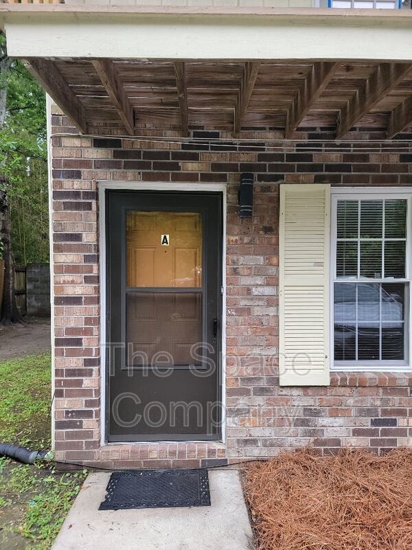 Photo - 262 Fleming Rd