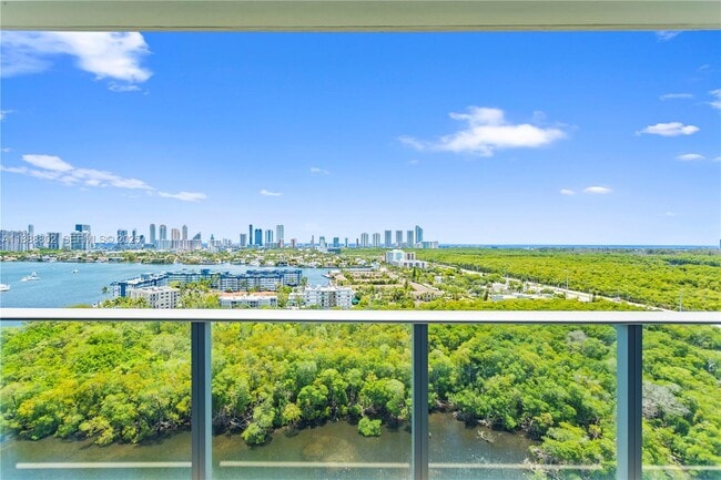 Photo - 16385 Biscayne Blvd Unit 1918