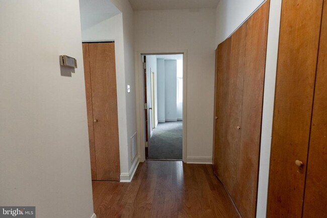 Photo - 1600 Walnut St Unit 506
