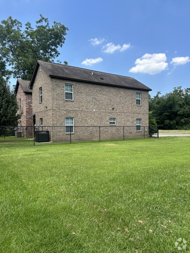 Building Photo - 5390 Paige St Rental