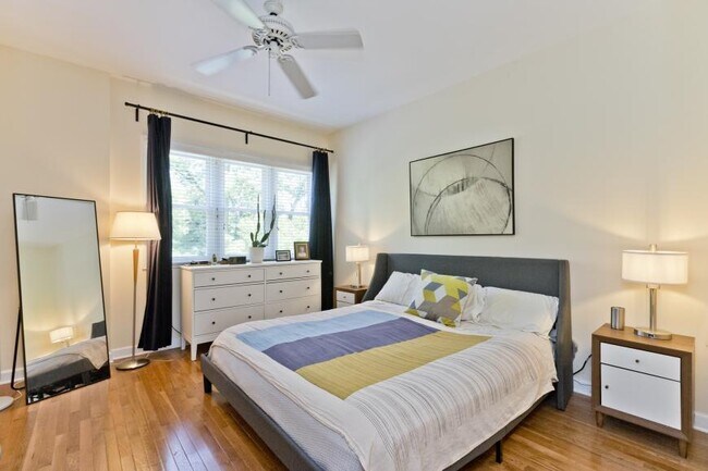 Photo - 3 bedroom in Chicago IL 60660