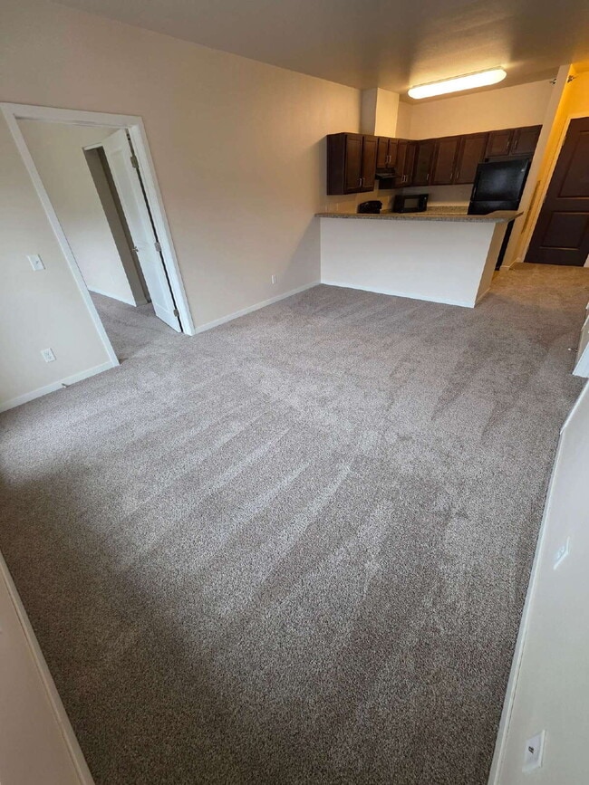 Building Photo - 2 Bedroom | 1 Bathroom 2nd Floor Apartment... Unit 204