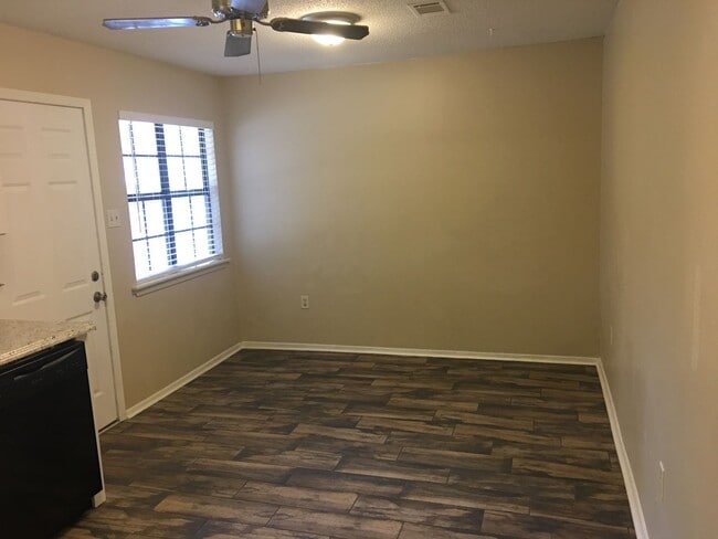 Photo - 3 Bed 1 Bath Home