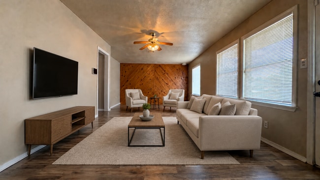 3932 Mallard Dr
