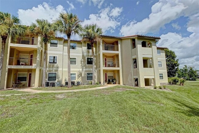 Building Photo - 3038 Parkway Blvd Unit 305