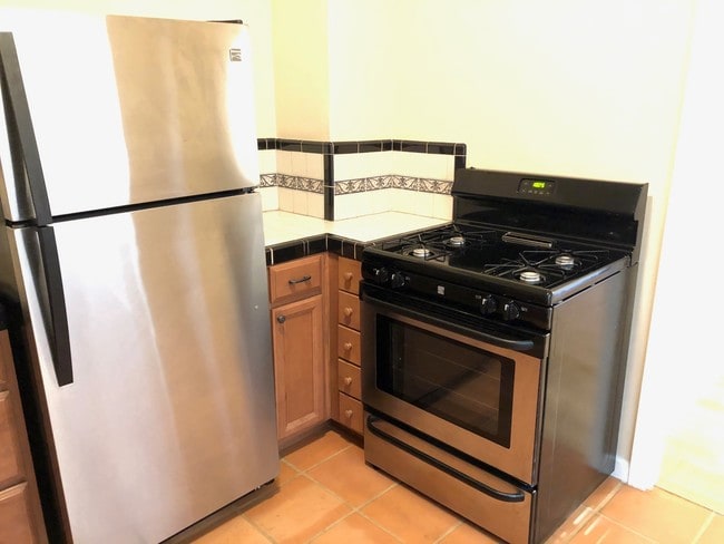 Photo - Chateau Nob Hill Apartments