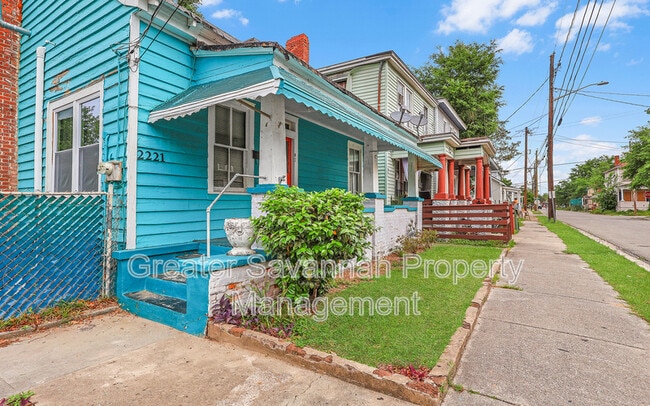 Photo - 2221 Harden St