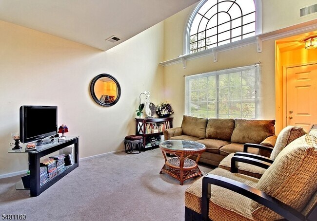 Photo - 62 Bentley Ct