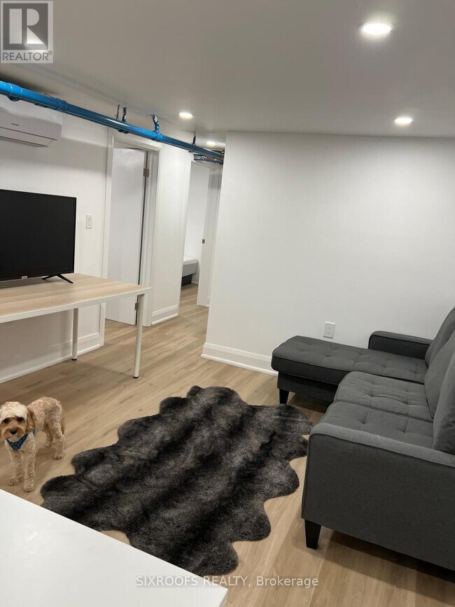 Photo - 390 Lake Promenade