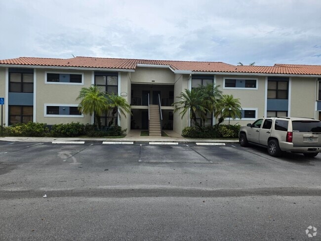 Building Photo - 1484 Lake Crystal Dr Unit G Rental