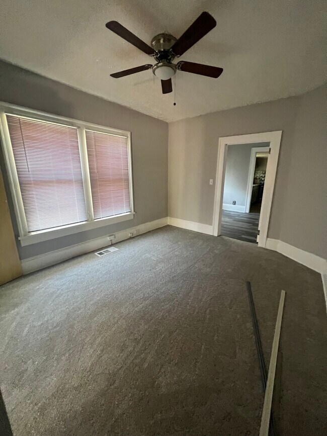Photo - 3034 E Point St
