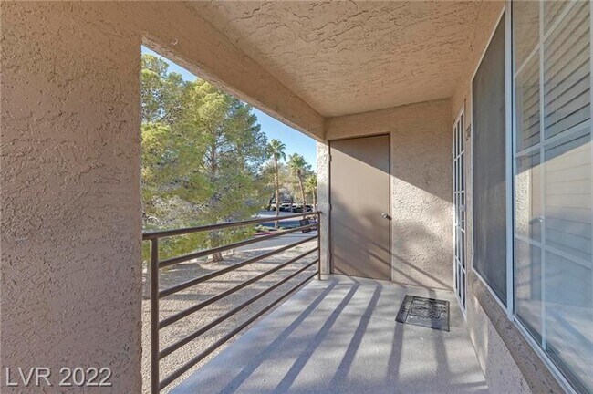 Fully Furnished Summerlin South Condo | 2 Bedroom | Flexible 1–12 Month Lease | Corporate & Reloc...