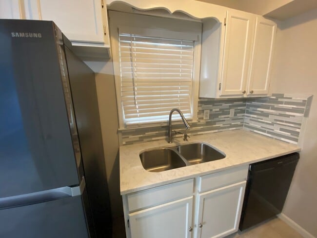 Photo - NEW PRICE - Updated Townhome Available for Rent in Roswell!