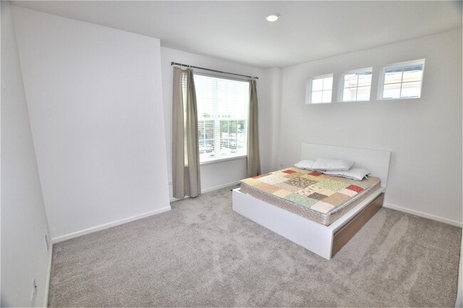 Photo - 2939 Showplace Dr