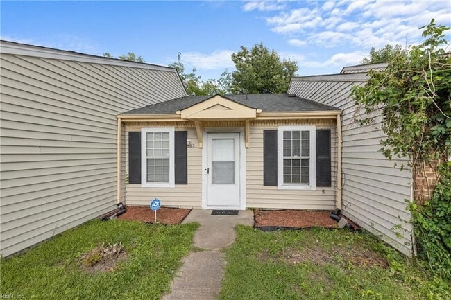 Photo - 582 Peregrine St Townhome