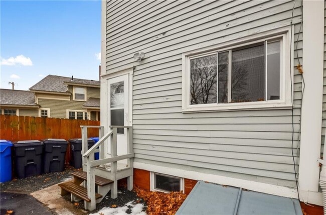 Photo - 292 Pleasant St Unit 1