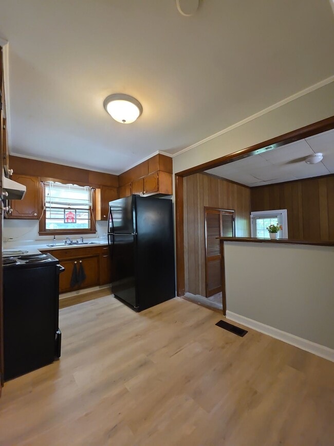 Photo - 3902 Harwood Ave SW