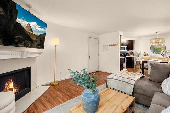 Photo - 215 9th St Unit #D102