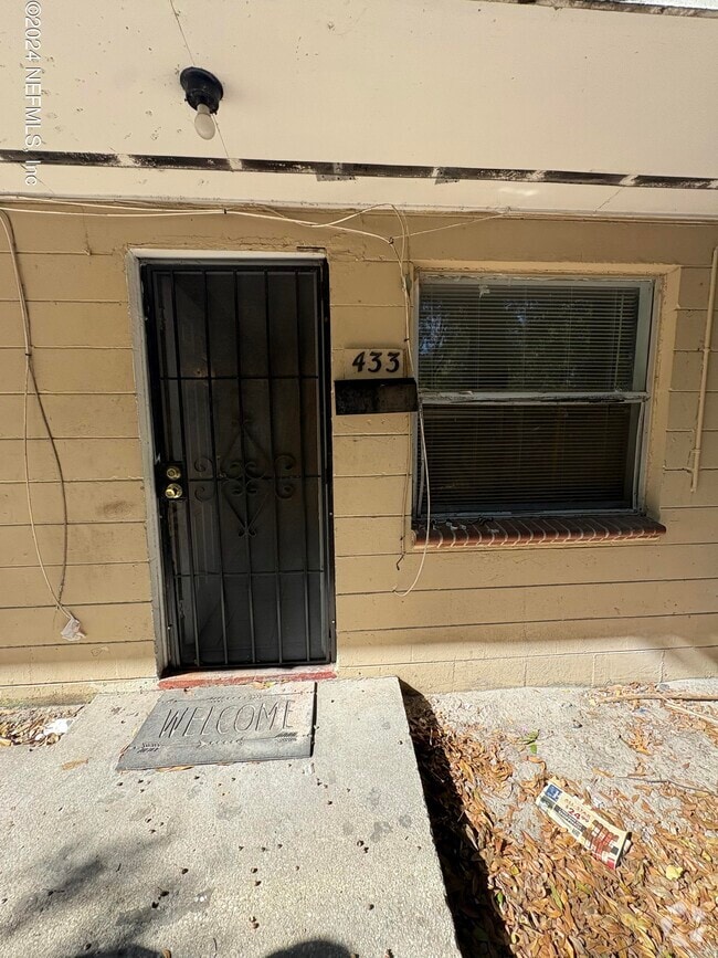 Building Photo - 433 W 18th St Rental