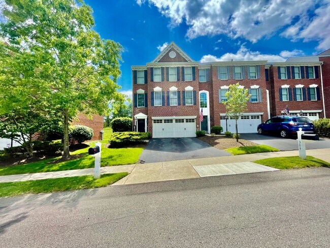 Building Photo - Modern Elegance: Newly Remodeled Home with 2-Car Garage in Wexford, PA