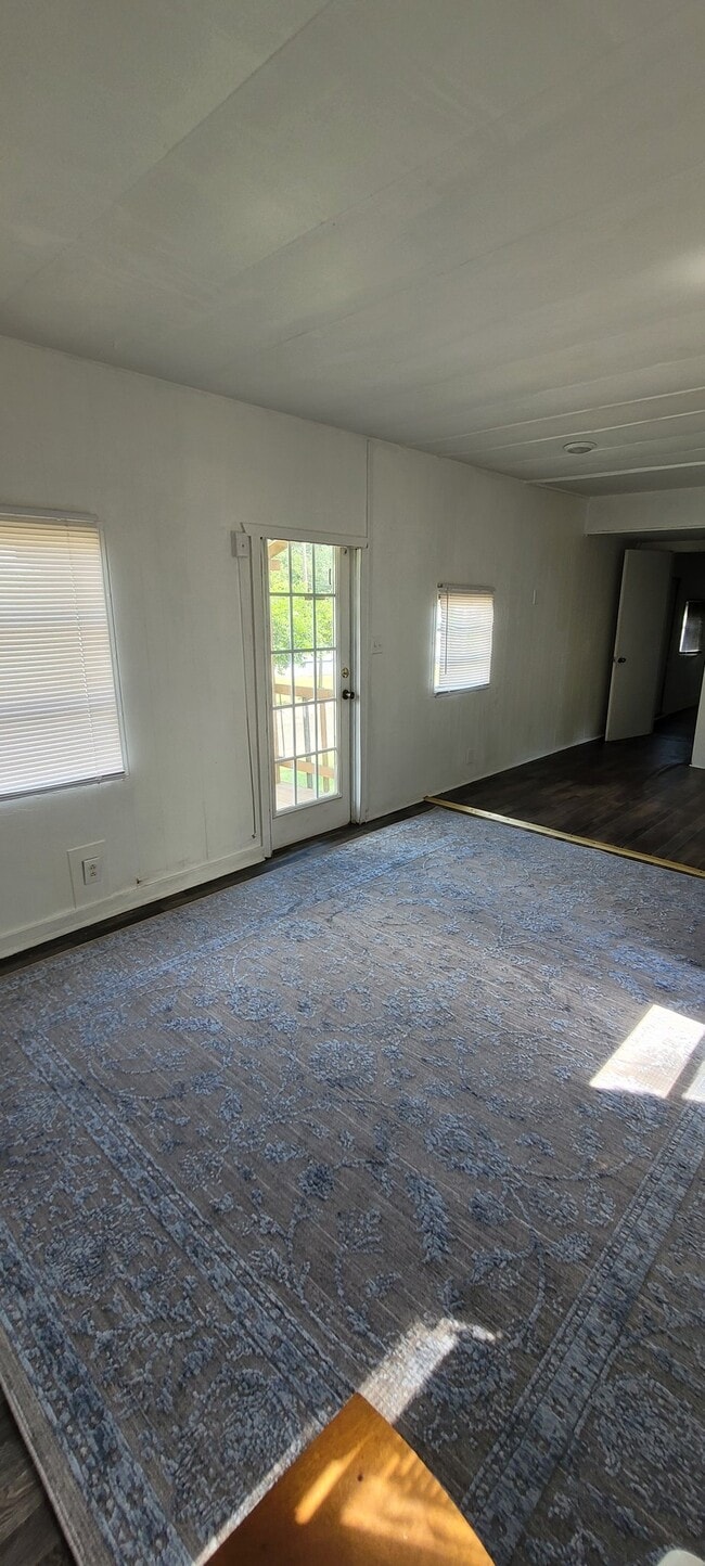 Photo - 437 Holt Ave