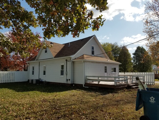 Photo - 2431 Dillman St