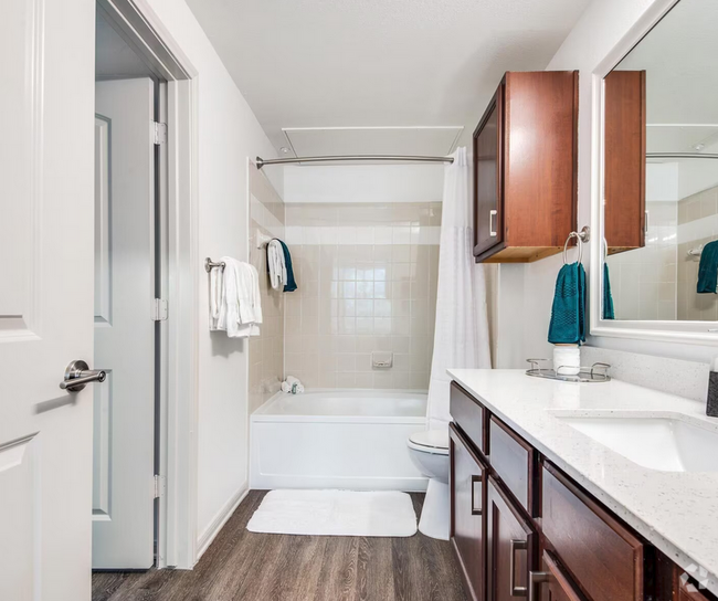 Building Photo - 3194 Parkwood Blvd Unit 1731 Rental