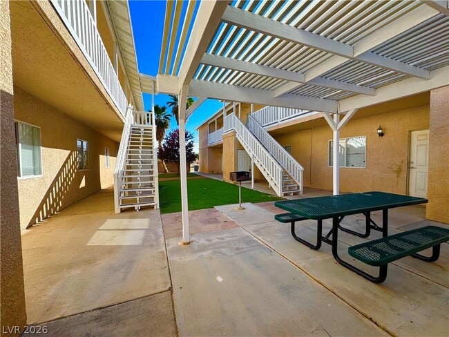 Photo - 1835 E Calvada Blvd Unidad 1