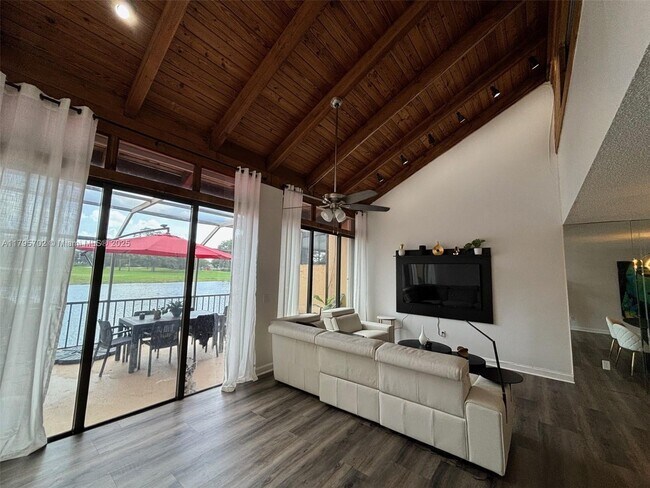 Photo - 10850 S Golfview Dr