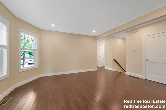 Photo - 161 4th St Unit 1