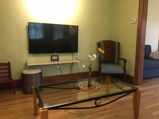 Photo - 513 Heath St Unit 1