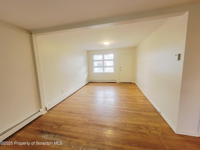 Photo - 940 E Elm St