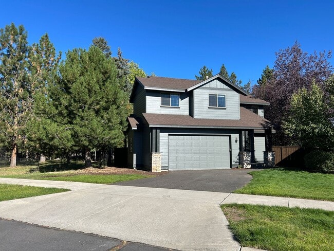 Building Photo - Single Family Home in the Riverstone Commu...