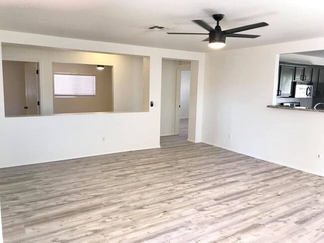 Photo - Spacious 3-bedroom plus den in North Phoenix