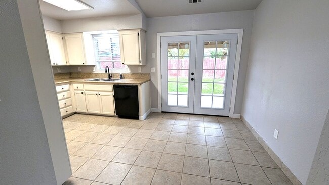 Photo - Beautiful 3 Bedroom 2 Bath Home