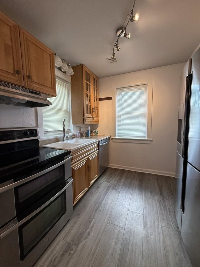Photo - 801 W Cherry St