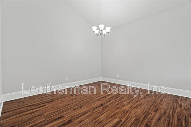 Photo - 417 Senate St