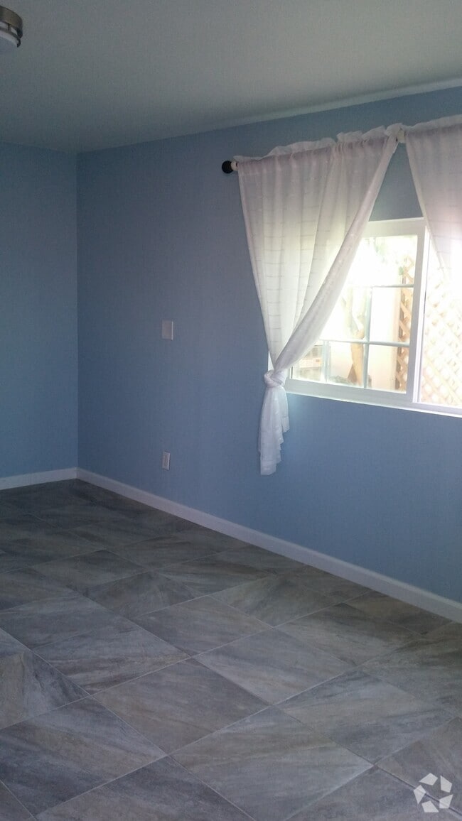 Building Photo - 4173 Dellwood St Rental