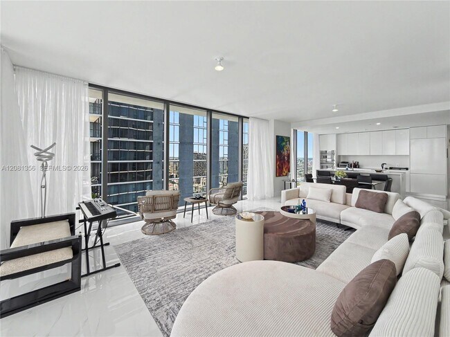 700 NE 24th St Unit 3907