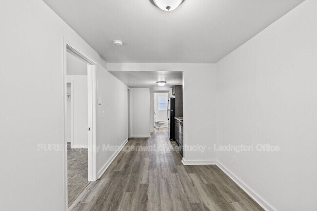 Photo - 725 E College St Unit 725 E College Street  1